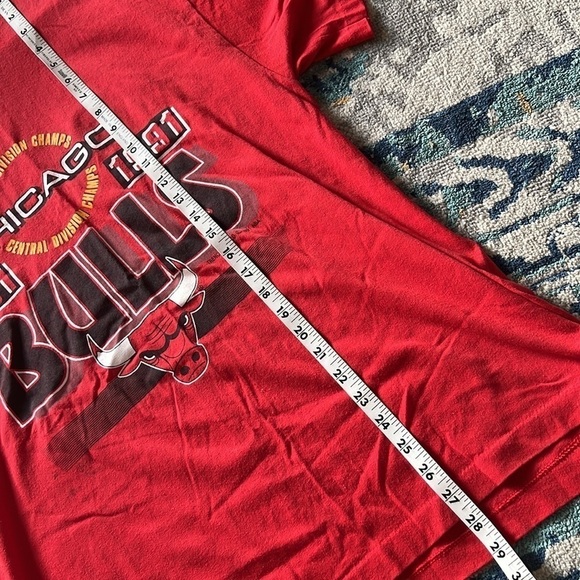 Vintage Chicago Bulls NBA ‘91 Division Champs Tee Shirt In Red - Size XL - Picture 13 of 13
